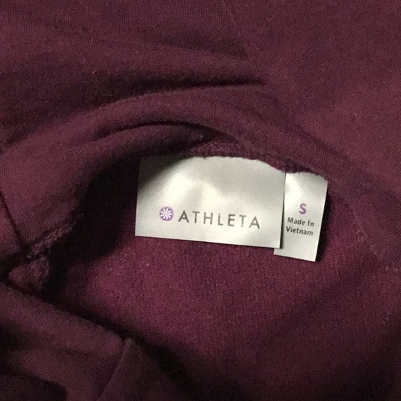 Athleta sweatshirt sz S in plum . - Picture 4 of 4